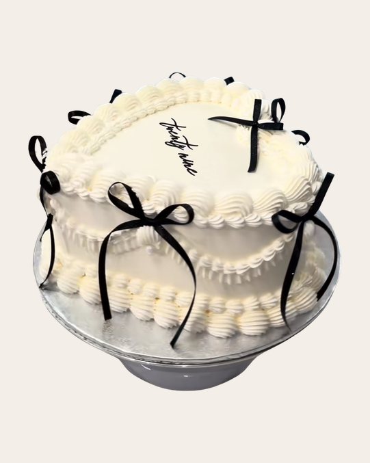 Custom Cakes — example 3